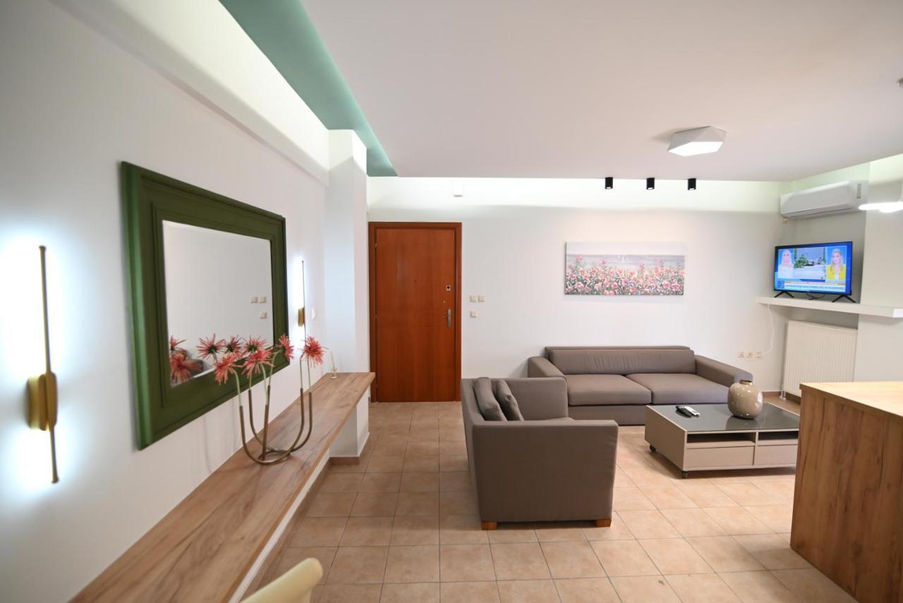 The Whole Packet A4 Center With Parking Apartment Larissa Exterior photo