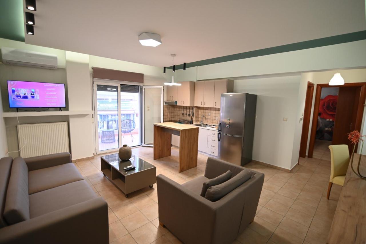 The Whole Packet A4 Center With Parking Apartment Larissa Exterior photo